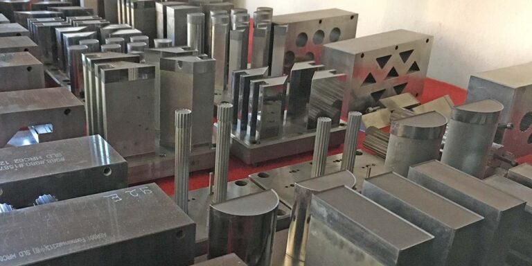 Anchor Stone at euroSource – Experience the joy of building toys